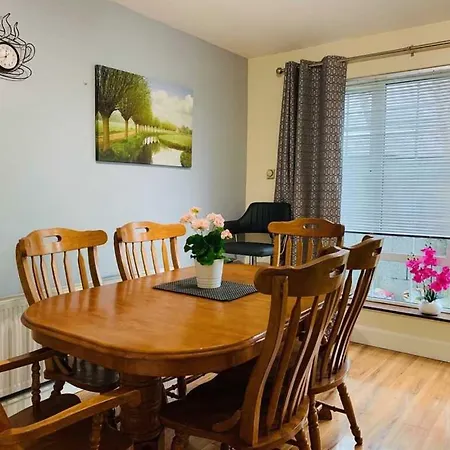 펜션 10 Beechwood Court Self Catering